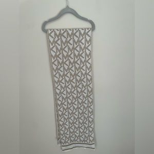 Brand new without tag Michael Kors scarf